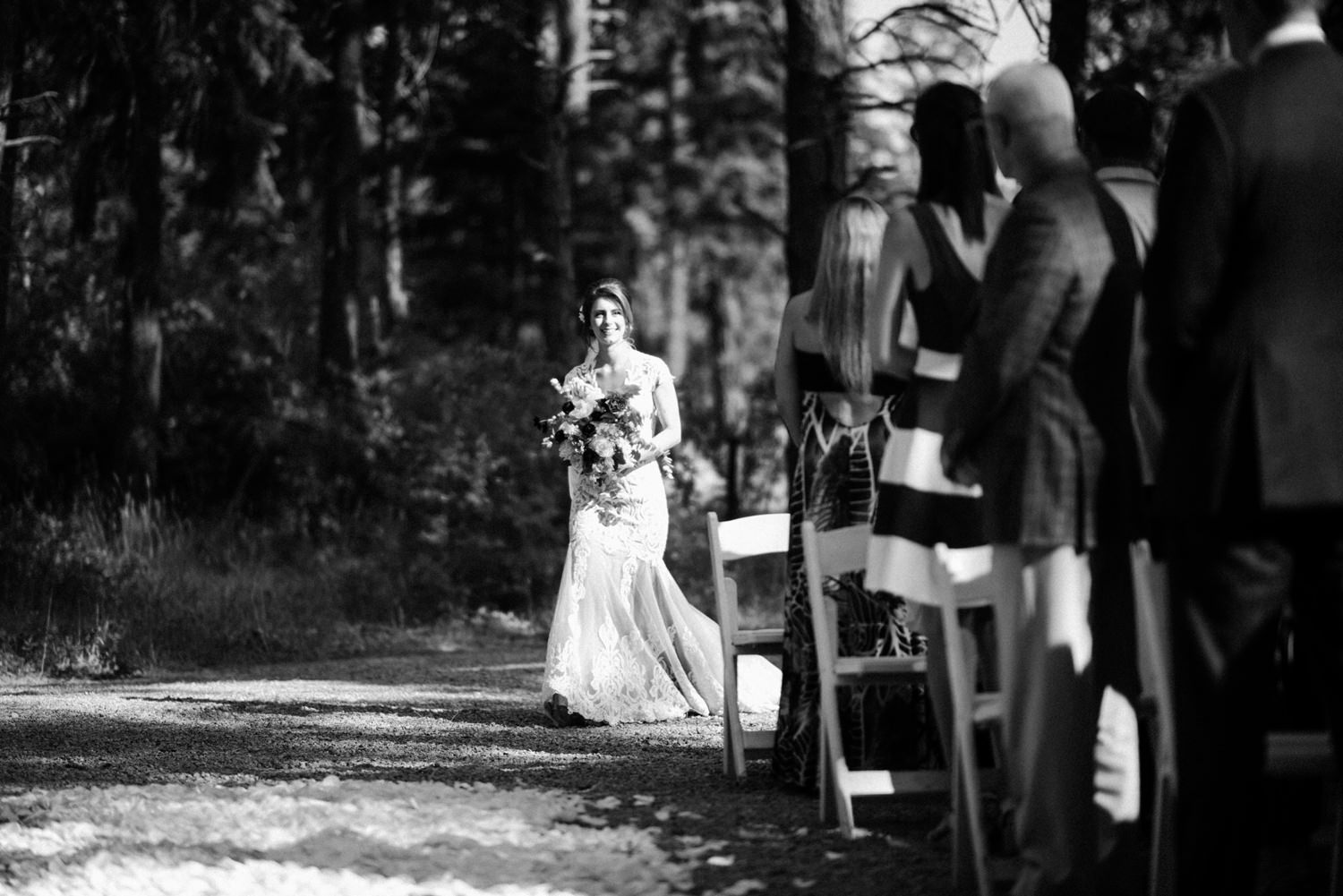 271-bright-coral-wedding-with-sinclair-and-moore-at-suncadia-resort.jpg