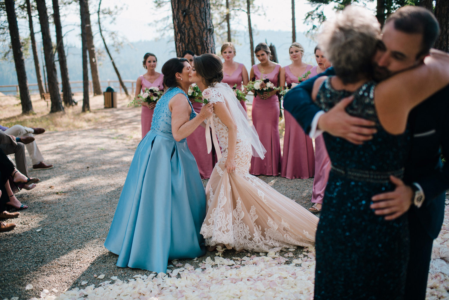 275-bright-coral-wedding-with-sinclair-and-moore-at-suncadia-resort.jpg