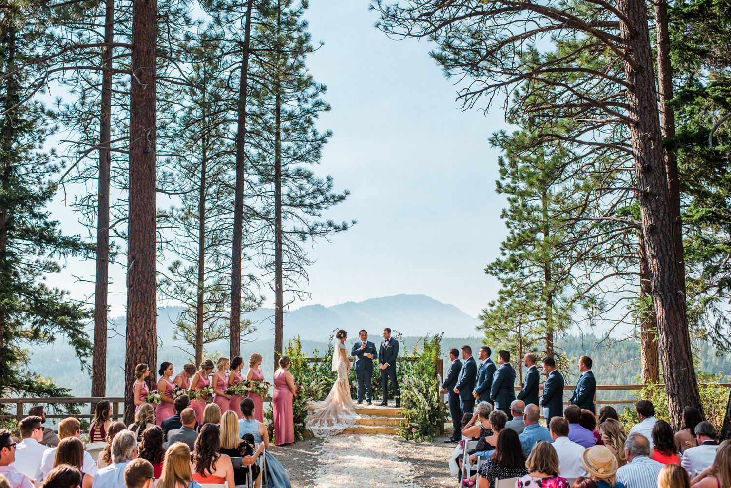 276-bright-coral-wedding-with-sinclair-and-moore-at-suncadia-resort.jpg