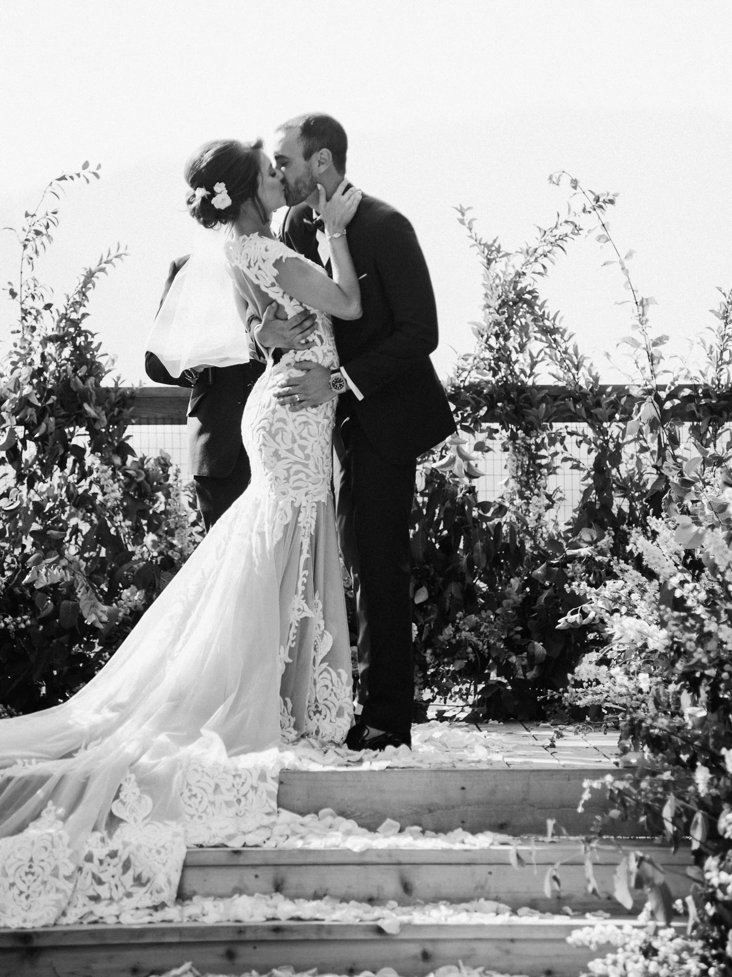 279-bright-coral-wedding-with-sinclair-and-moore-at-suncadia-resort.jpg