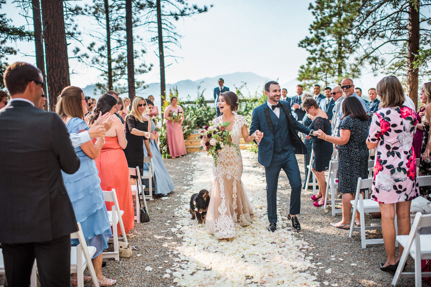 280-bright-coral-wedding-with-sinclair-and-moore-at-suncadia-resort.jpg