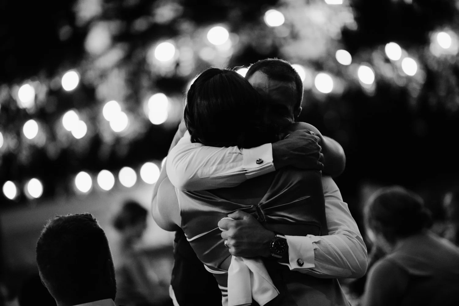 308-bright-coral-wedding-with-sinclair-and-moore-at-suncadia-resort.jpg