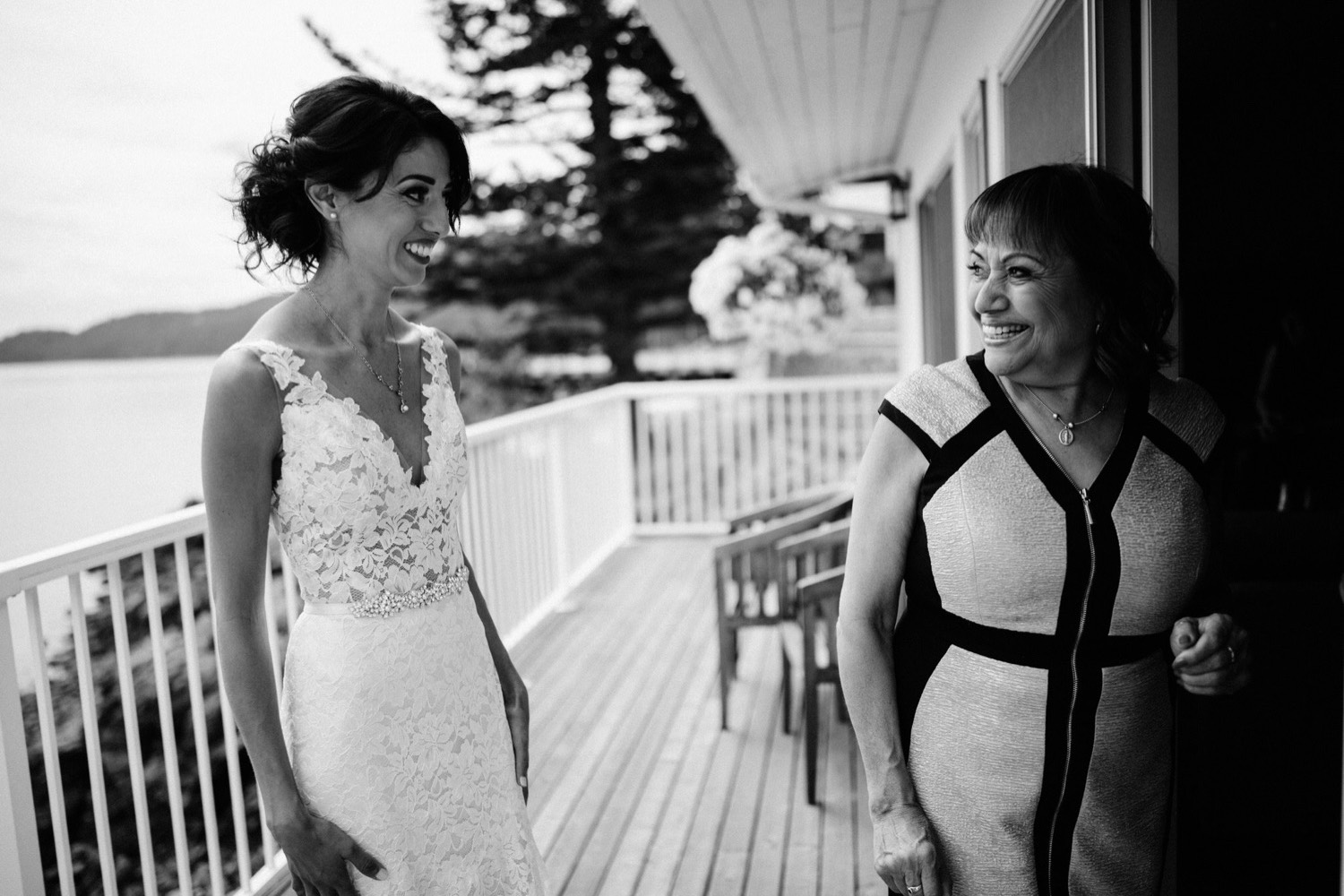 15_mariannedrew-slideshow-00037_Ready_bride_getting_mother.jpg