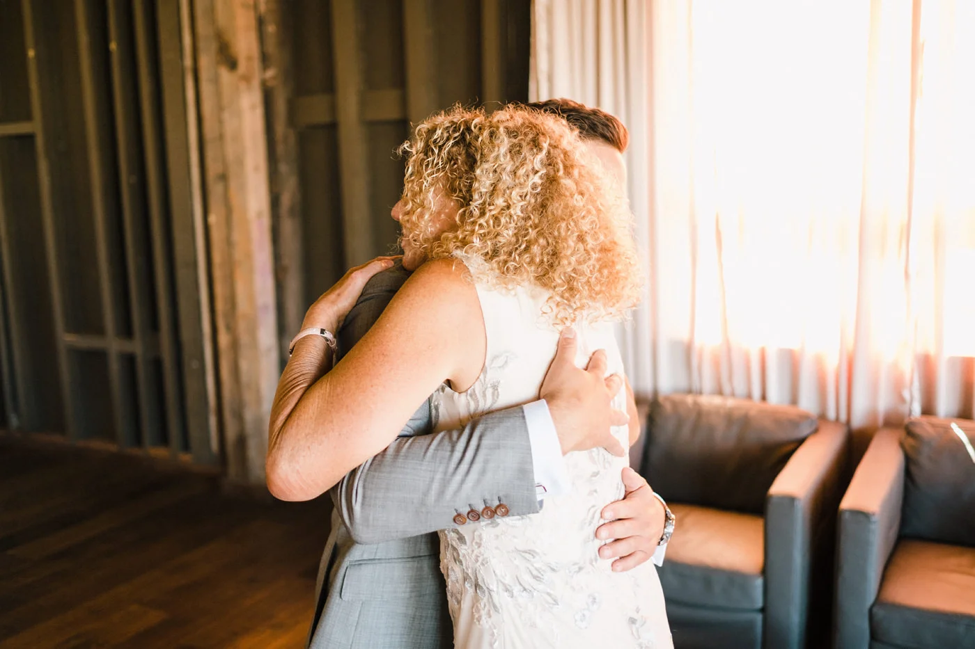 012-documentary-wedding-photos-at-sodo-park-in-seattle.jpg