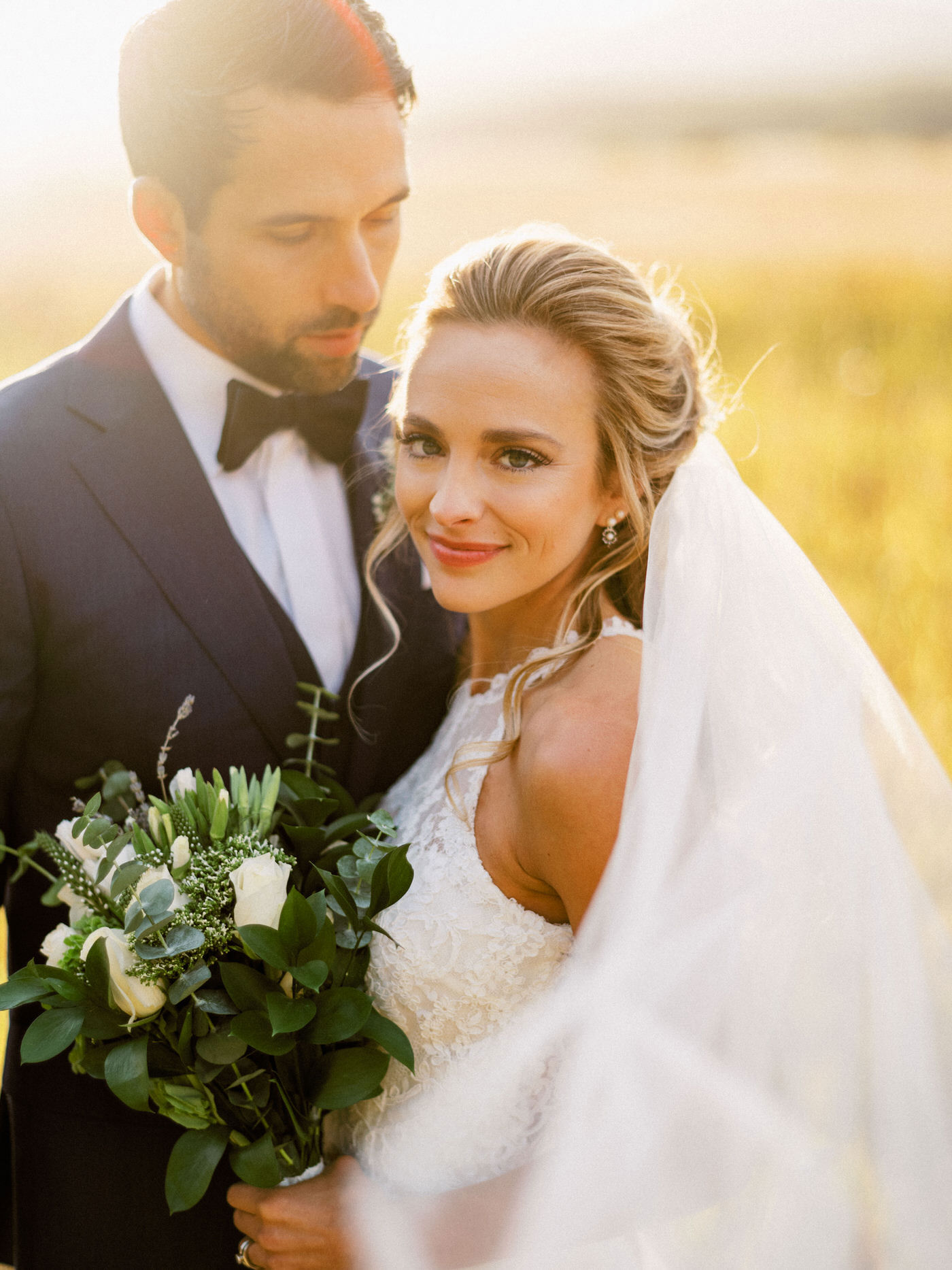 106-priest-lake-hills-resort-wedding-portrait-in-a-field.jpg