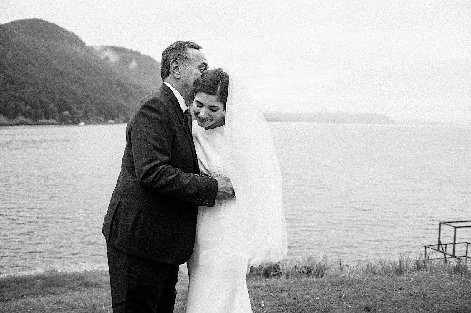 011_Island_Rosario_Resort_seattle_photographer_Wedding_by_at_Orcas_Outdoor_best_documentary.jpg