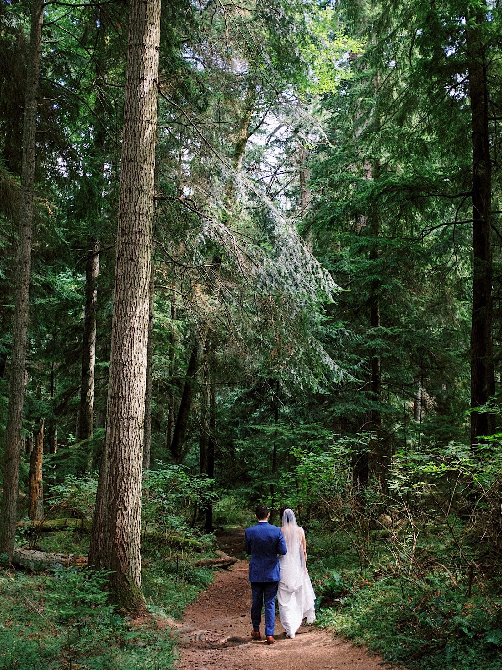 054_photographer_and_quiet_Intimate_seattle_Wedding_by_portraits_best.jpg