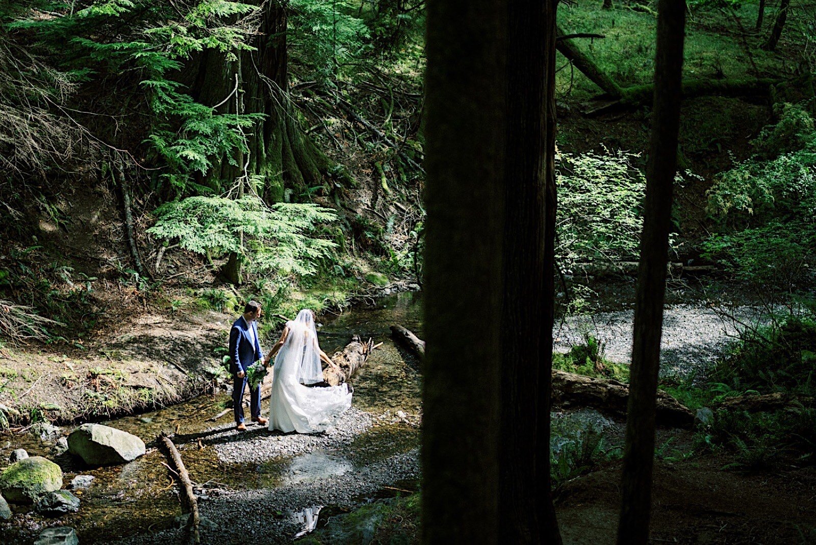 056_photographer_and_quiet_Intimate_seattle_Wedding_by_portraits_best.jpg