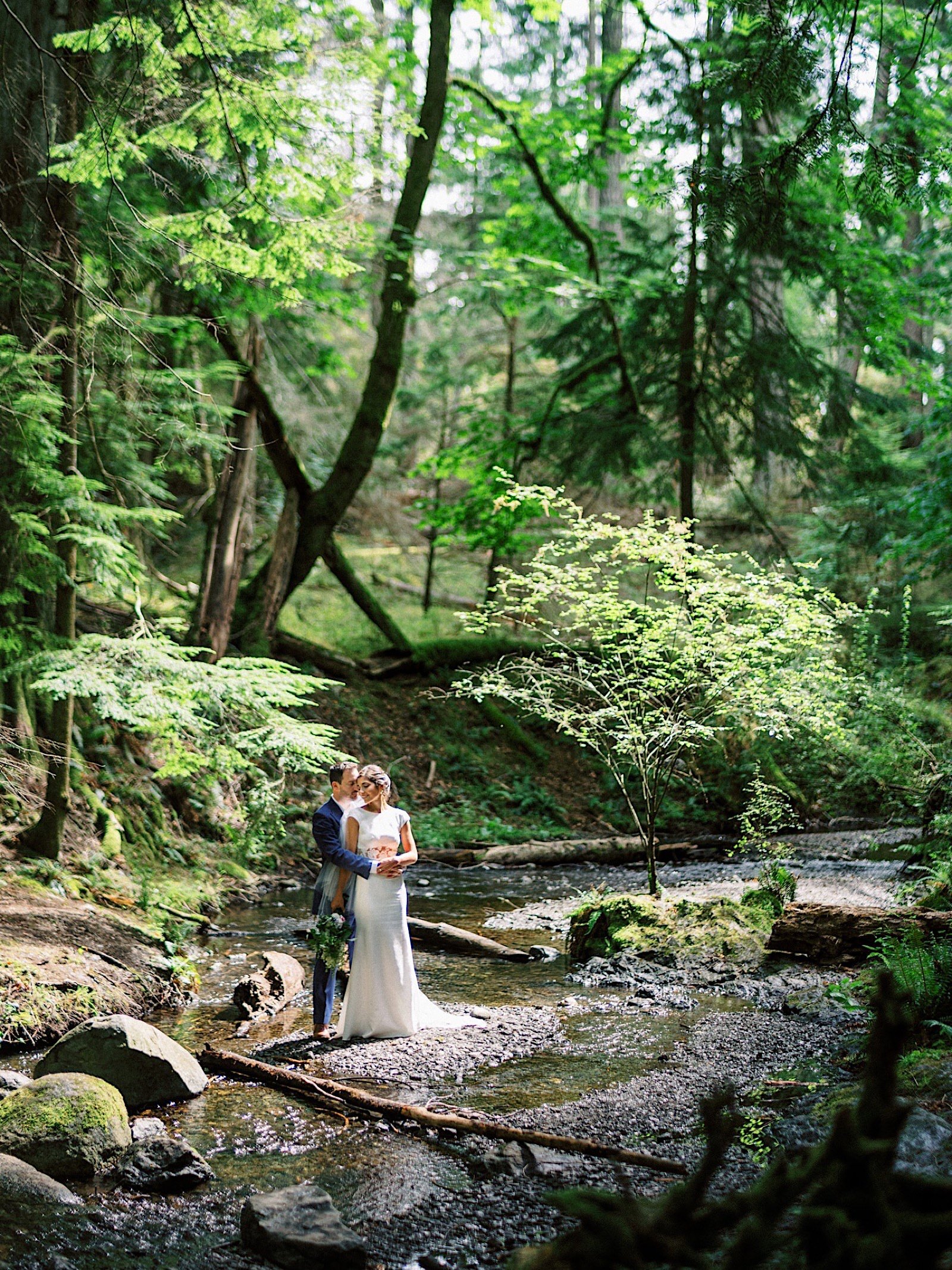 059_Island_On_arodaky_gown_Wedding_portraits_With_Orcas_Organic_film_Rime.jpg