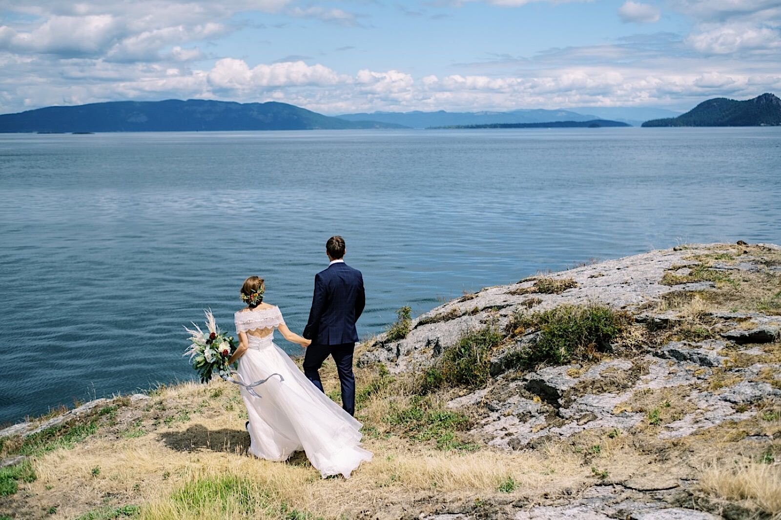 12_Island_On_farm_san_juan_by_Wedding_photographer_Orcas_best_Woodside.jpg