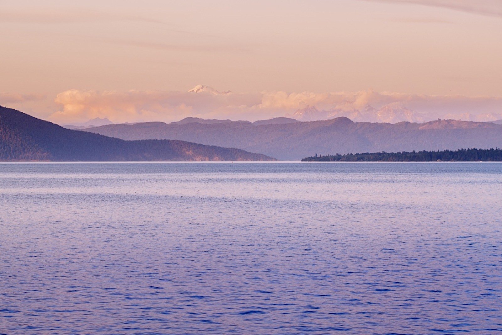 83_sunset_Viewed_from_mt._baker_Island_at_Orcas.jpg