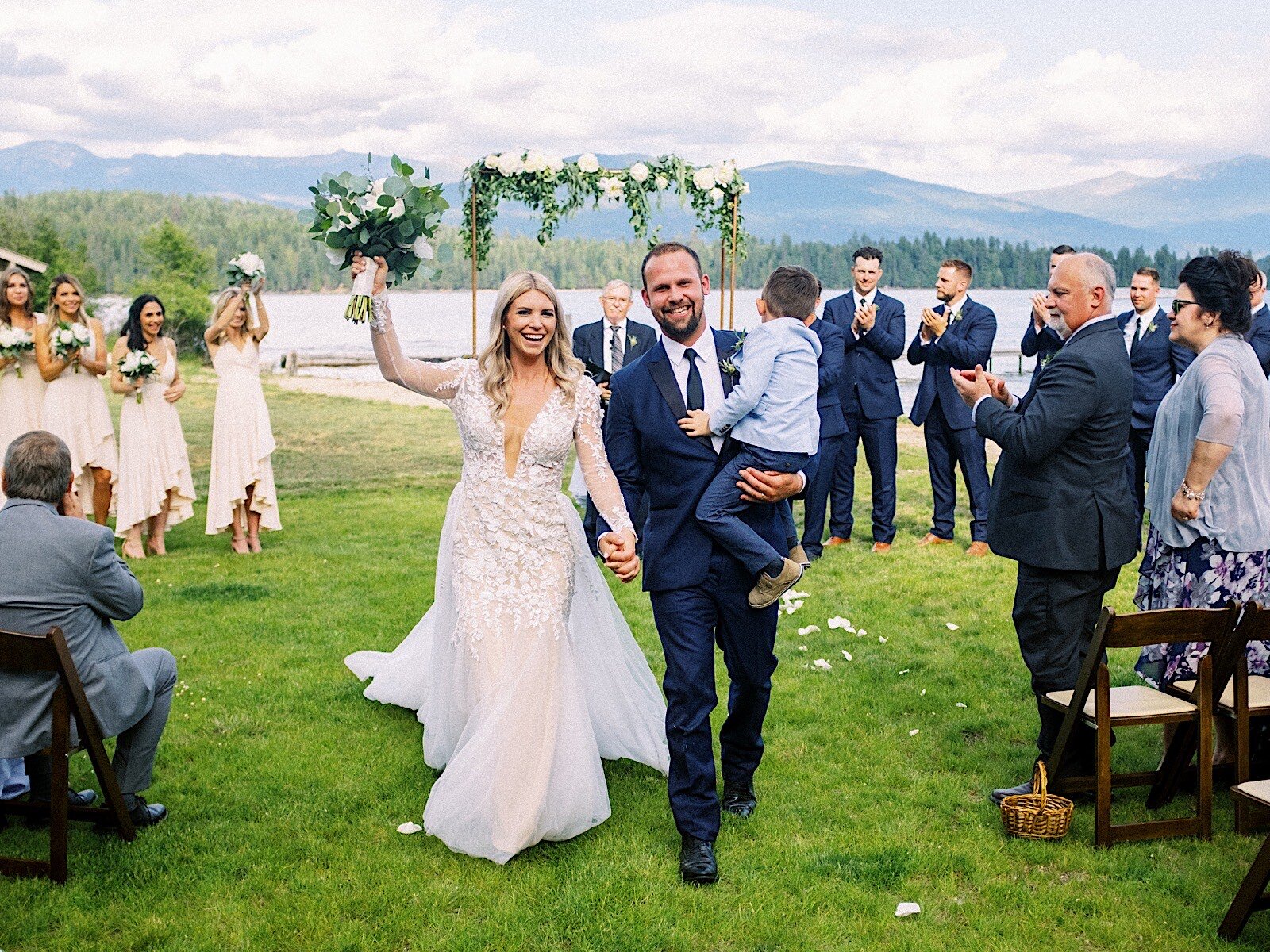 017_elkins-lodge-priest-lake-ld-wedding-ceremony-00165_Idaho_lake_priest_Wedding_photographer_best.jpg