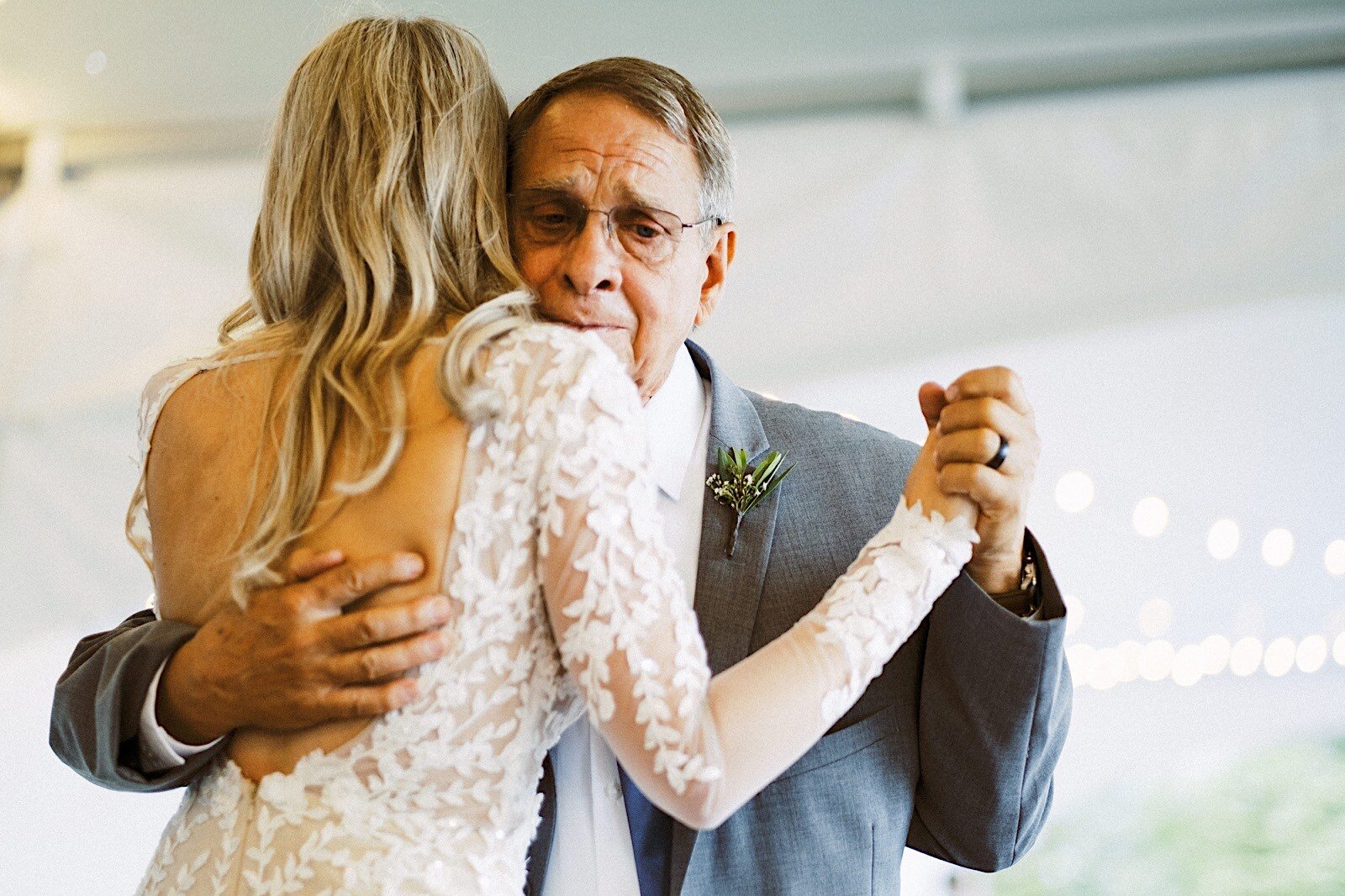 018_elkins-lodge-priest-lake-ld-wedding-reception-00192_Idaho_lake_priest_Wedding_photographer_best.jpg