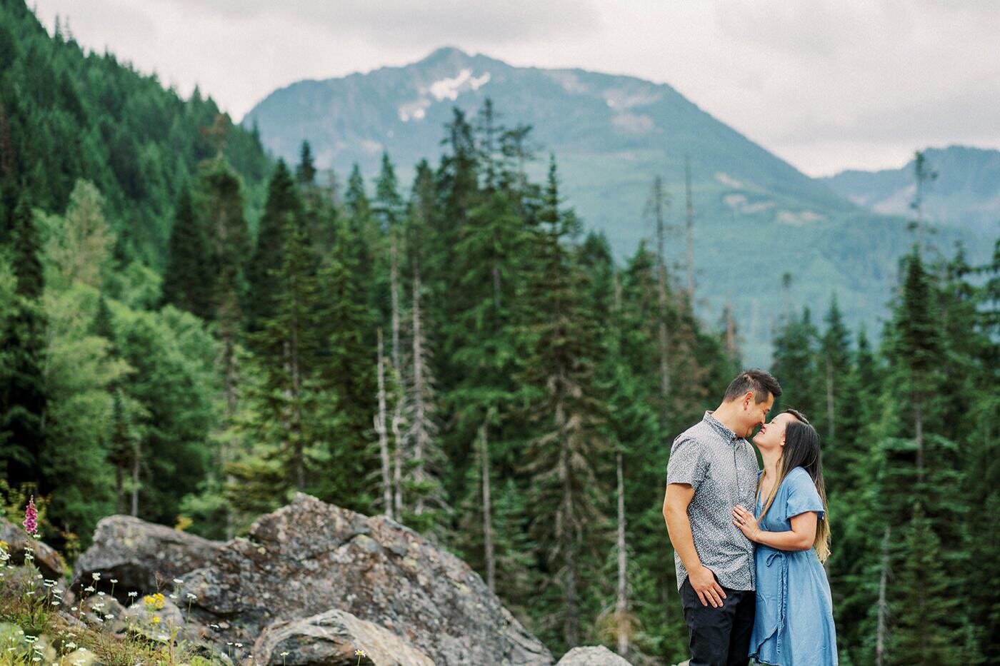 122_Seattle family photography in the mountains by outdoor candid photographer ryan flynn .jpg