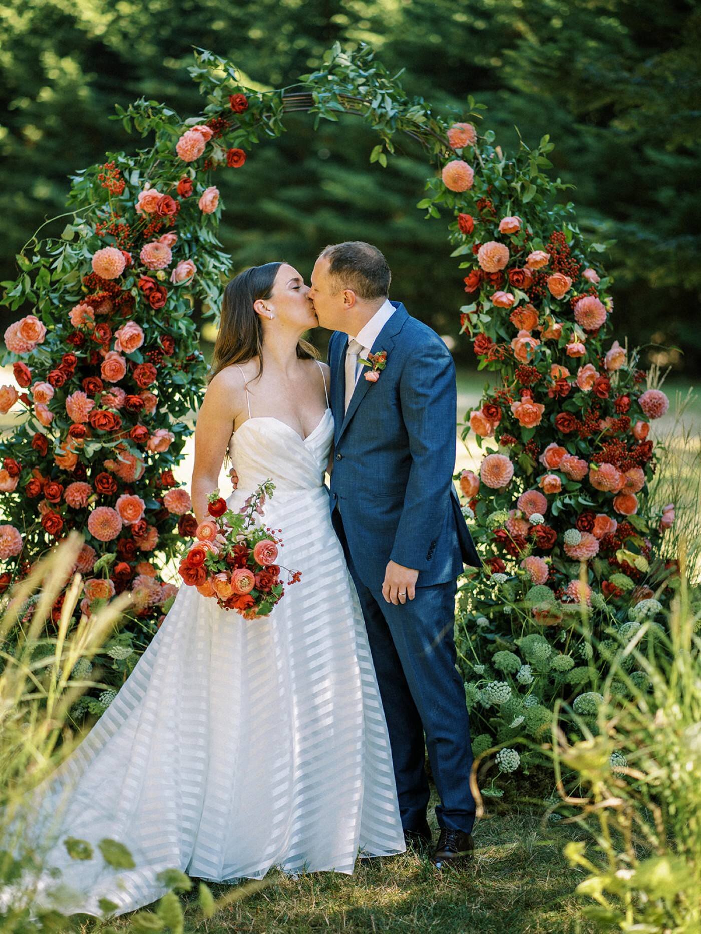 159_seattle elegant backyard wedding by best documentary wedding photographer .jpg