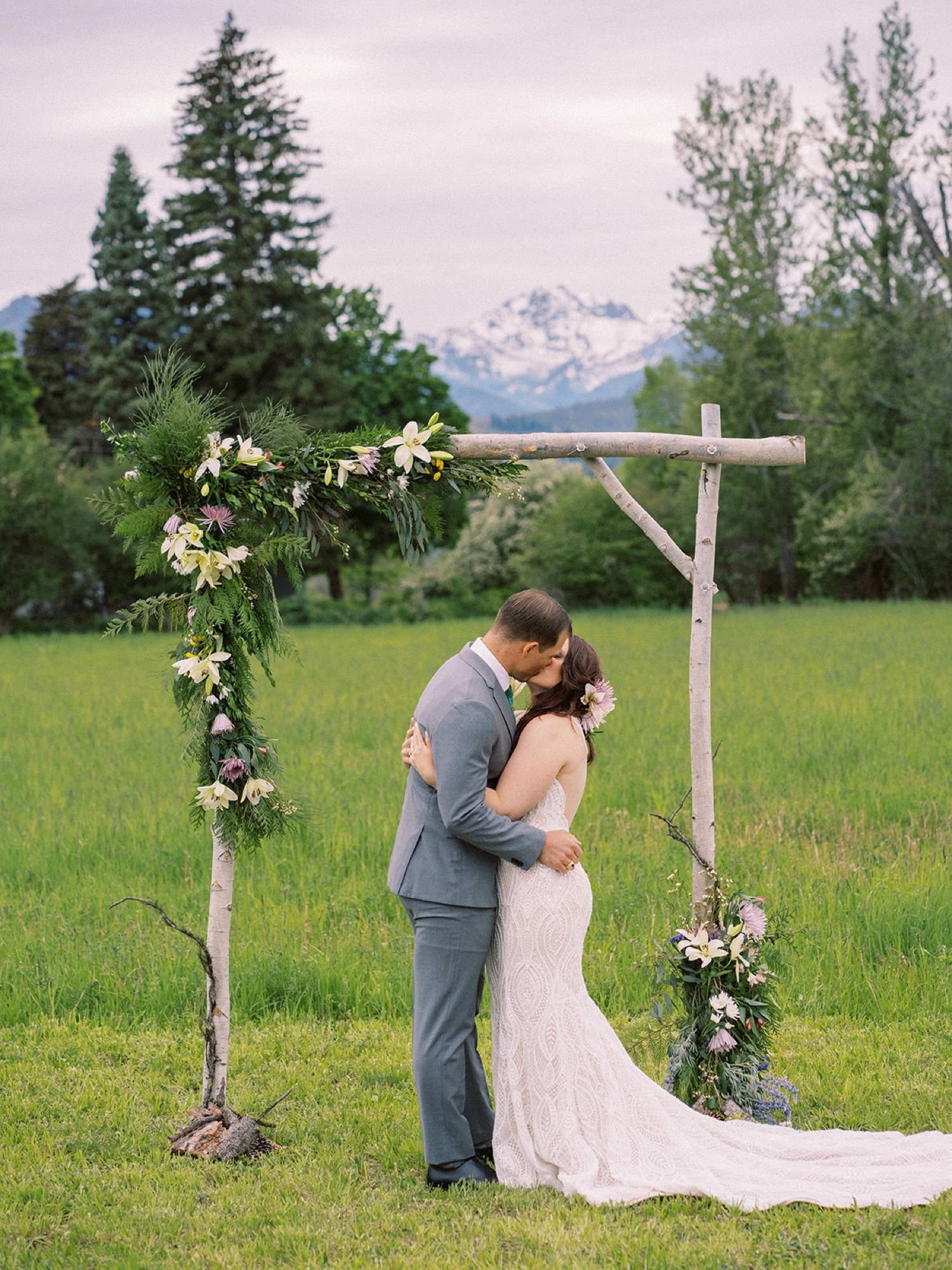 0265-291_Spring Creek Ranch wedding in Winthrop Washington.JPG