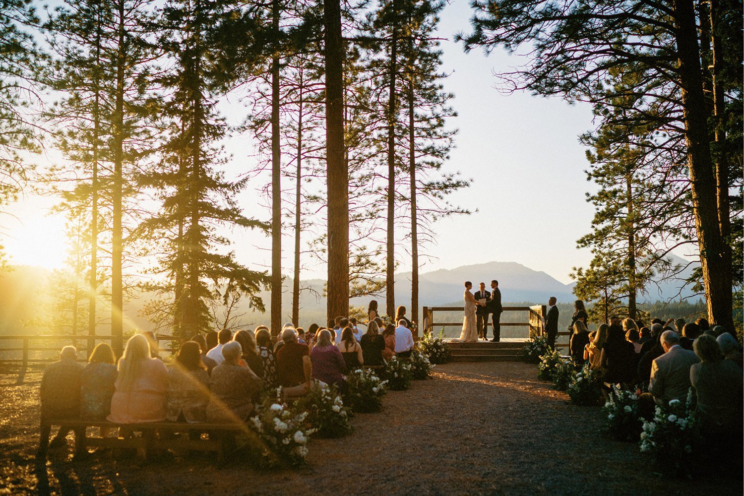 071_Sunset wedding ceremony in at Suncadia Lodge in Cle Elum Washington .jpg