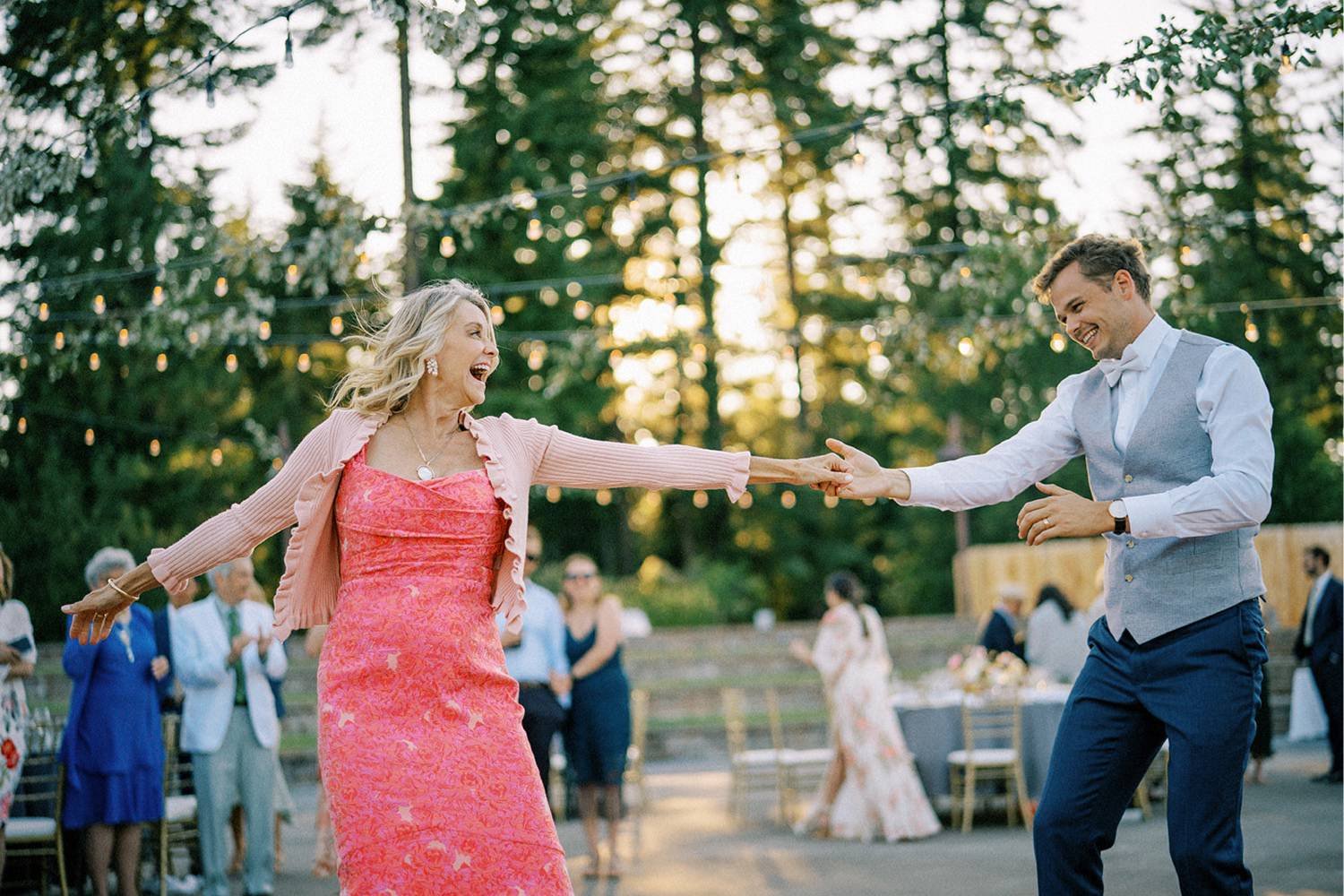 162_Candid playful and warm wedding photos at Suncadia Resort by Seattle wedding photographer Ryan Flynn.jpg