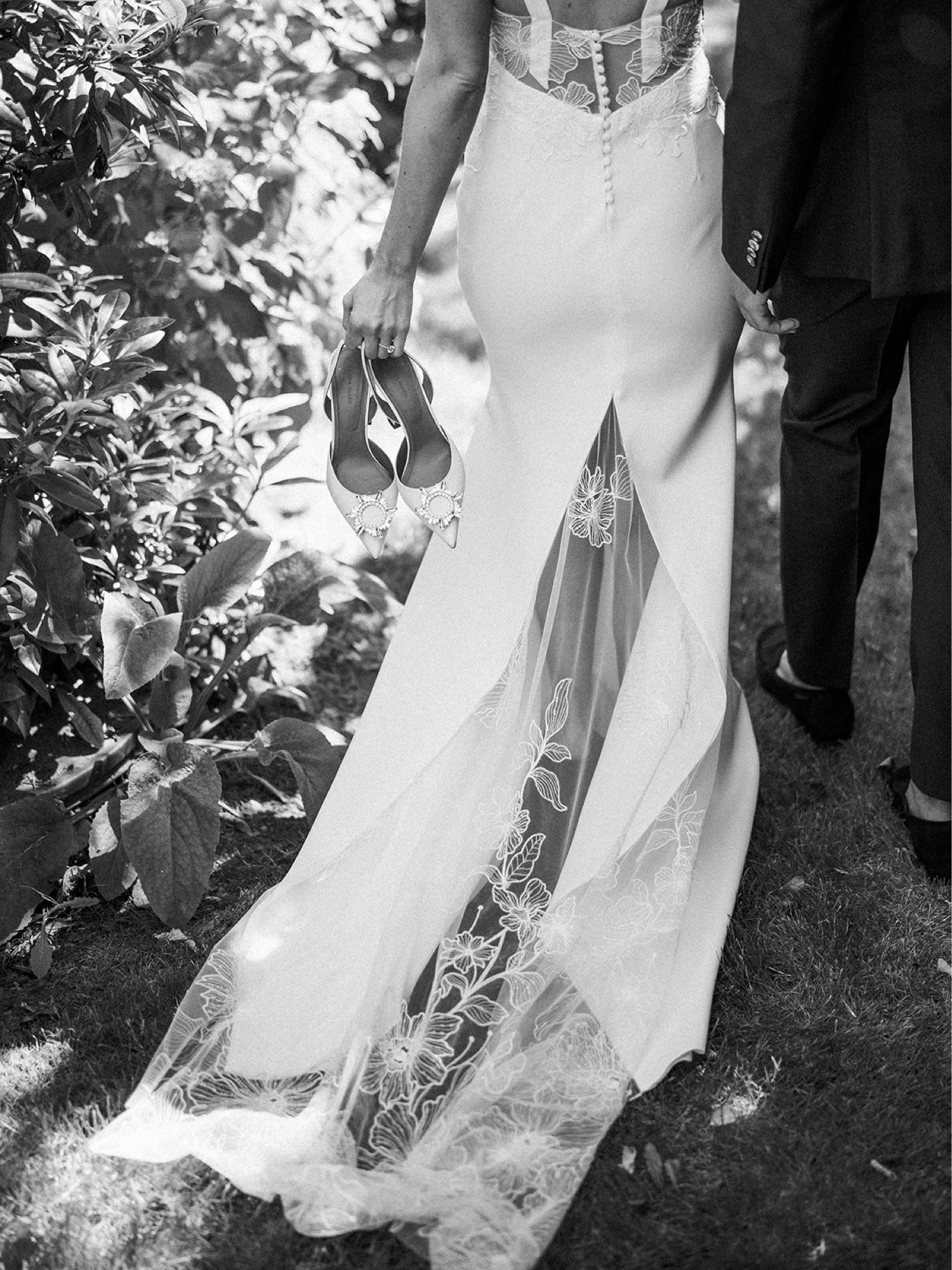 186_Vashon Field and Pond wedding with candid and editorial style photos.jpg