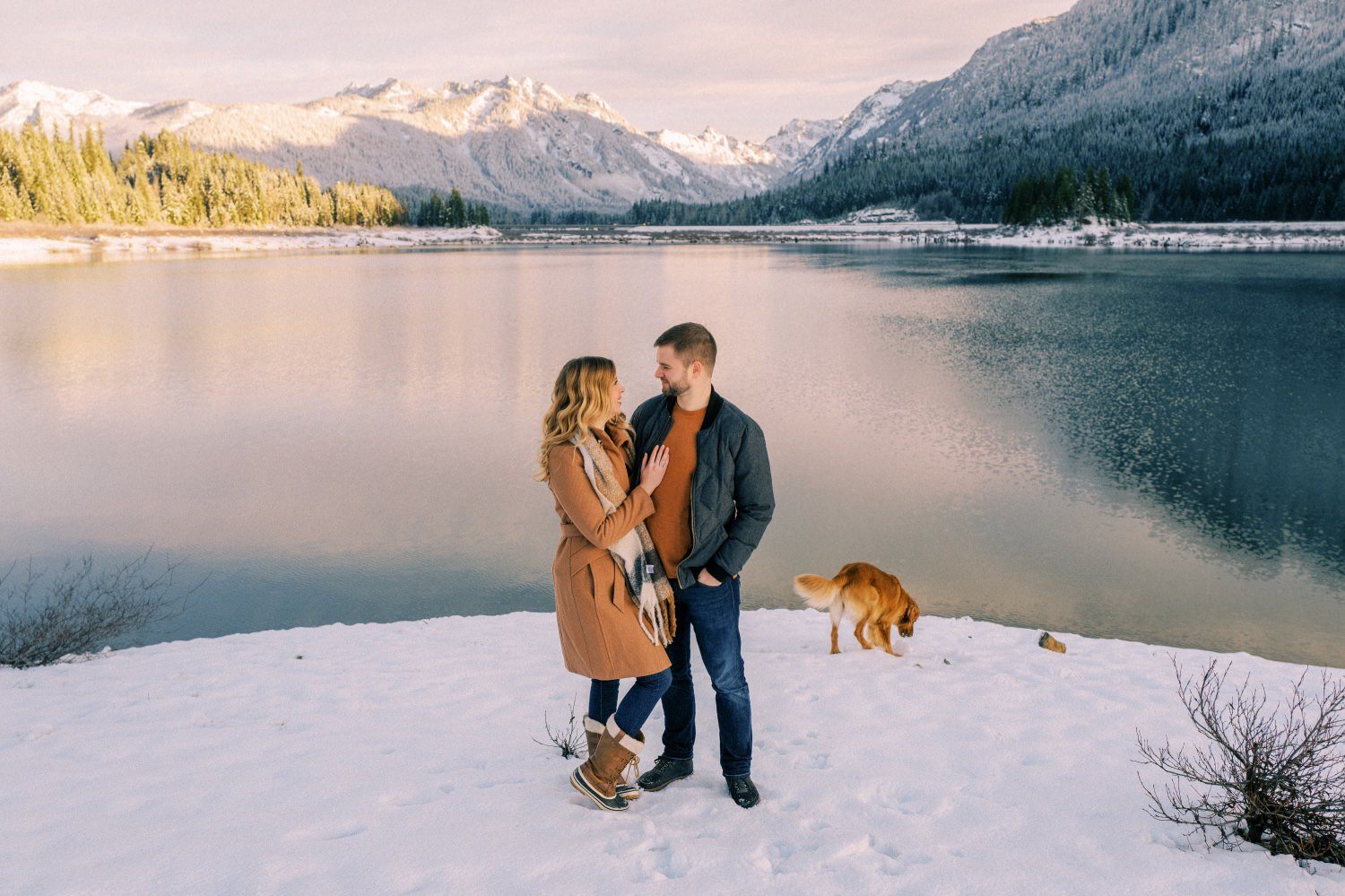 02_Snowy engagement photos at Snoqualmie Pass near Seattle, with a film-like style by Ryan Flynn Photography.jpg