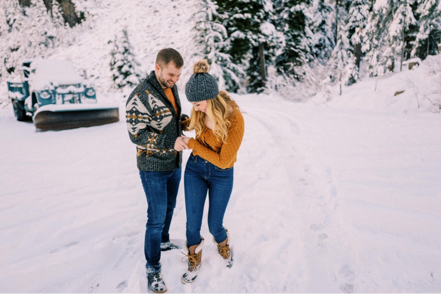 09_Snowy engagement photos at Snoqualmie Pass near Seattle, with a film-like style by Ryan Flynn Photography.jpg