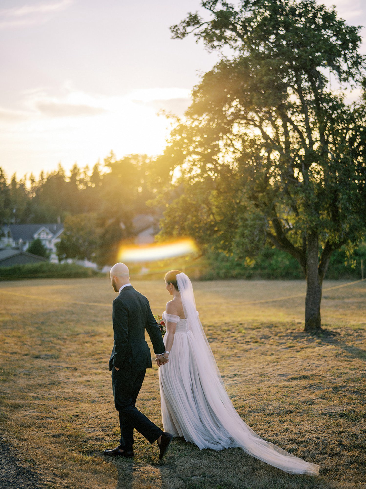047_warm film-like wedding photos by Seattle wedding photographer Ryan Flynn.jpg