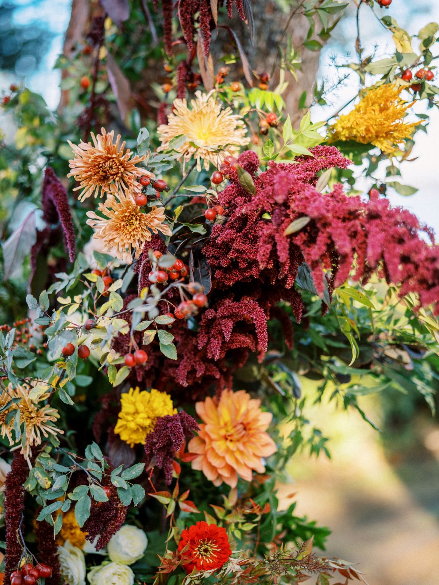 028_A colorful PNW outdoor wedding at the Captain Whidbey Inn, with Clutch Events and Ryan Flynn Photography.jpg