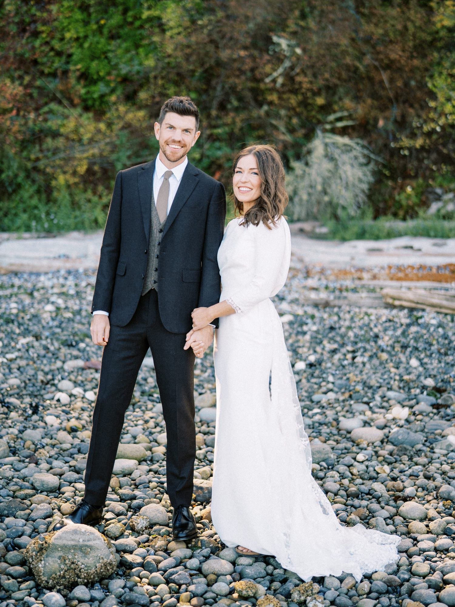056_A colorful PNW outdoor wedding at the Captain Whidbey Inn, with Clutch Events and Ryan Flynn Photography.jpg