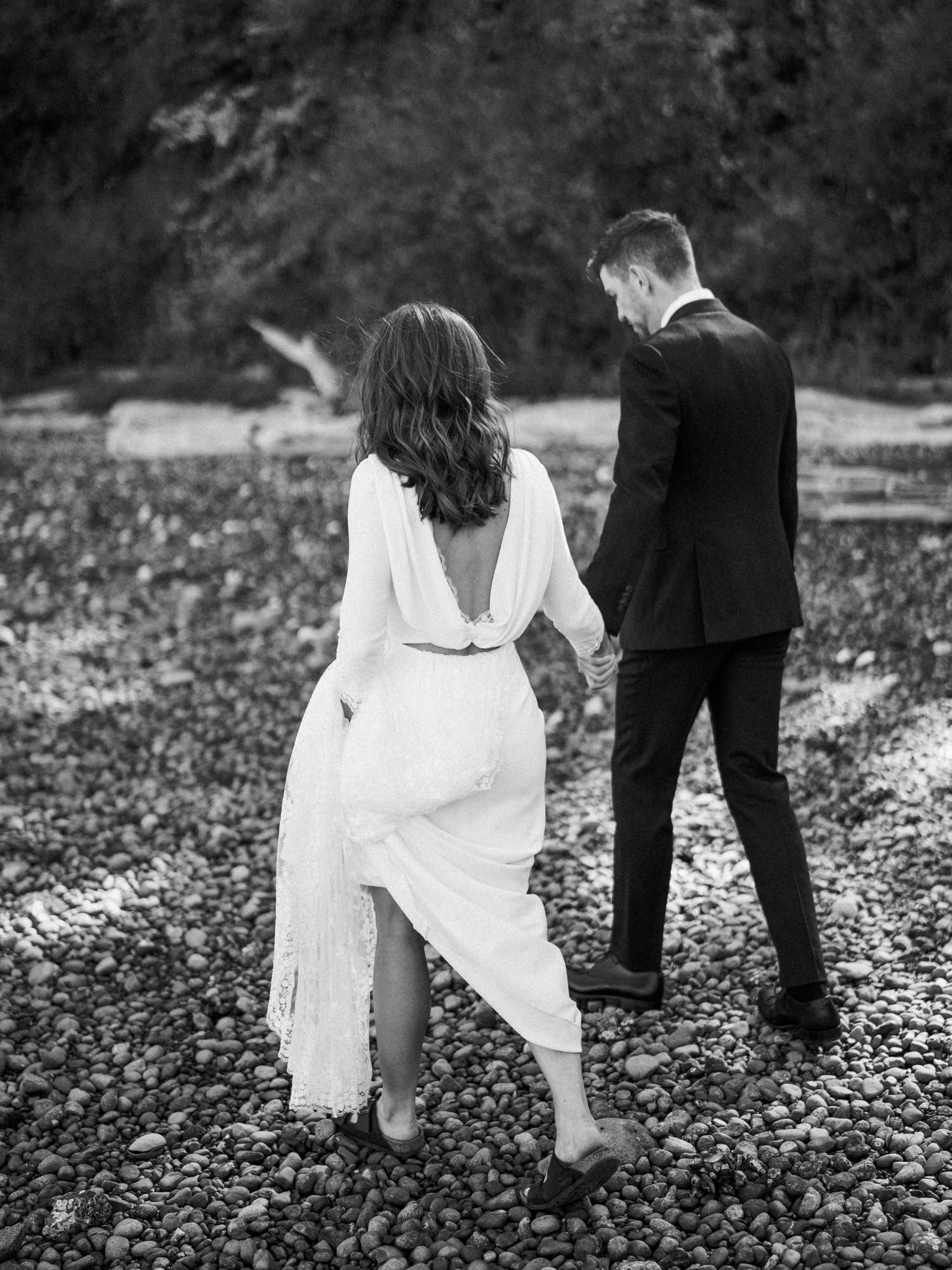 067_A colorful PNW outdoor wedding at the Captain Whidbey Inn, with Clutch Events and Ryan Flynn Photography.jpg
