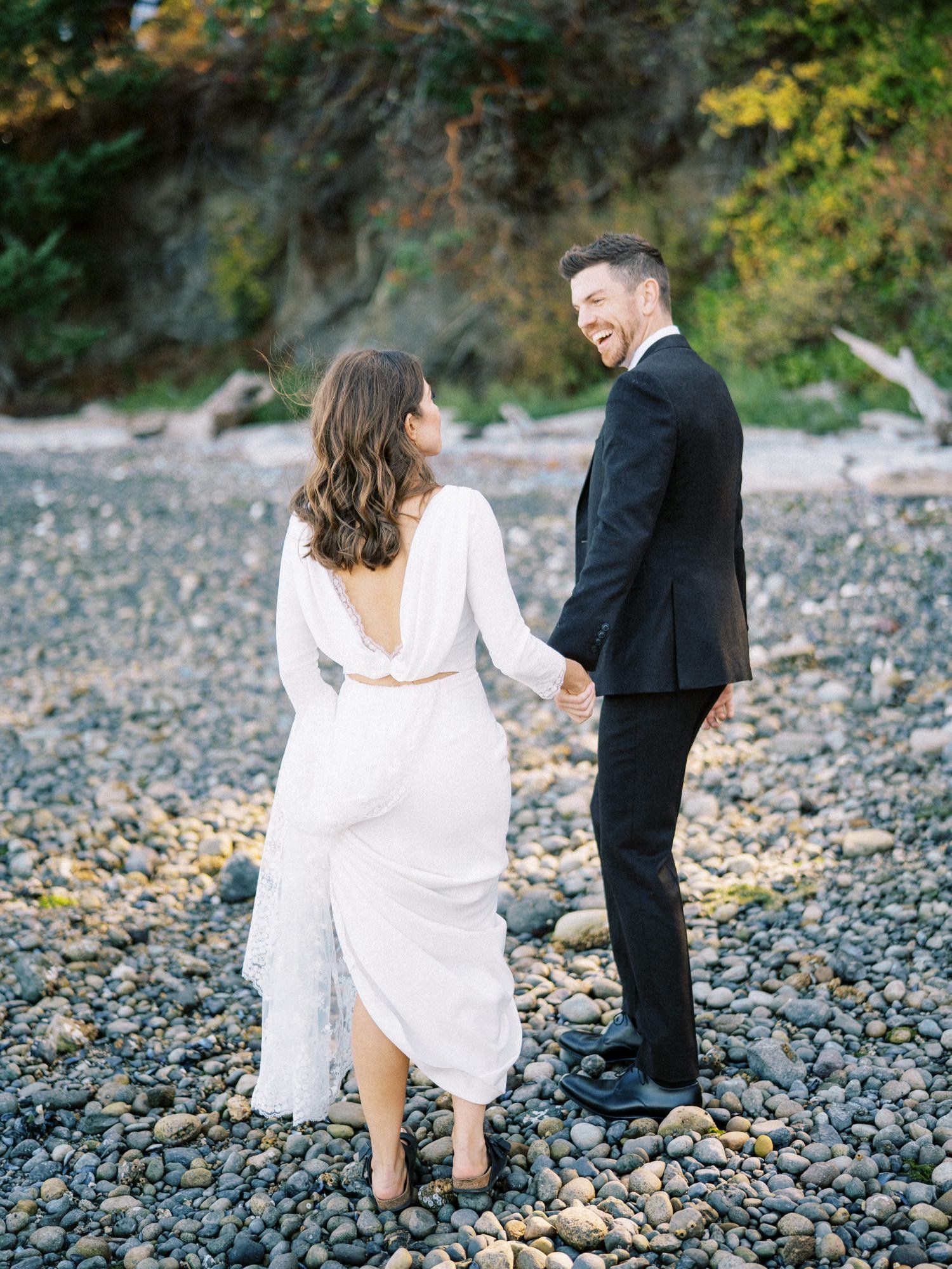 068_A colorful PNW outdoor wedding at the Captain Whidbey Inn, with Clutch Events and Ryan Flynn Photography.jpg