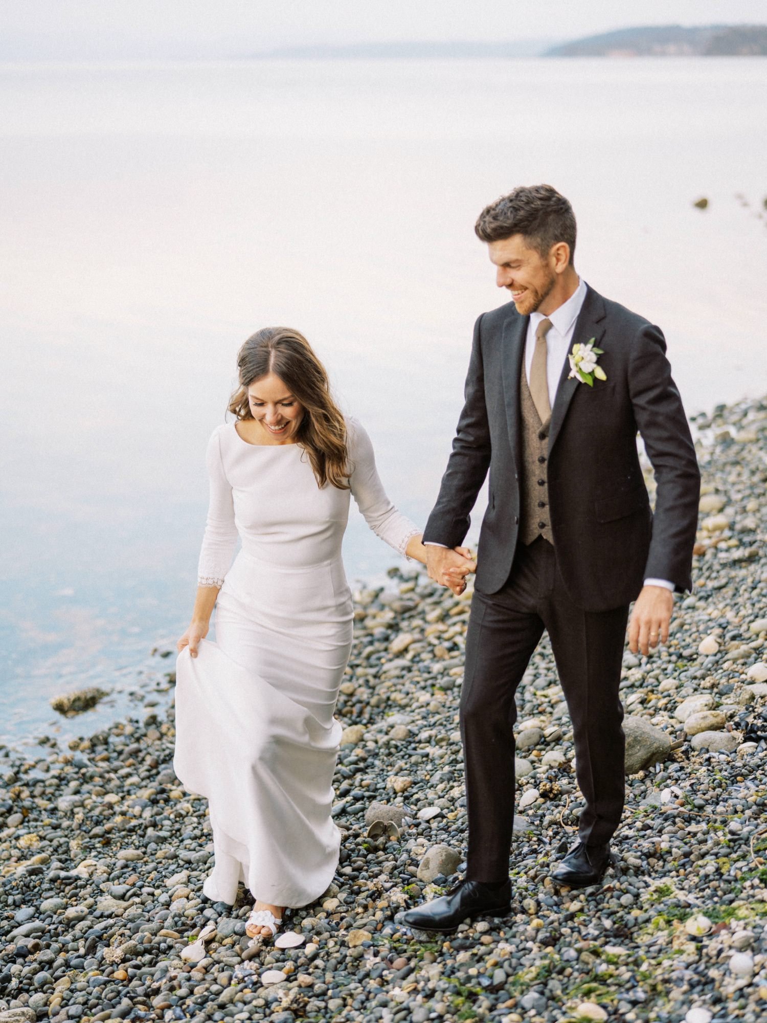 103_A colorful PNW outdoor wedding at the Captain Whidbey Inn, with Clutch Events and Ryan Flynn Photography.jpg
