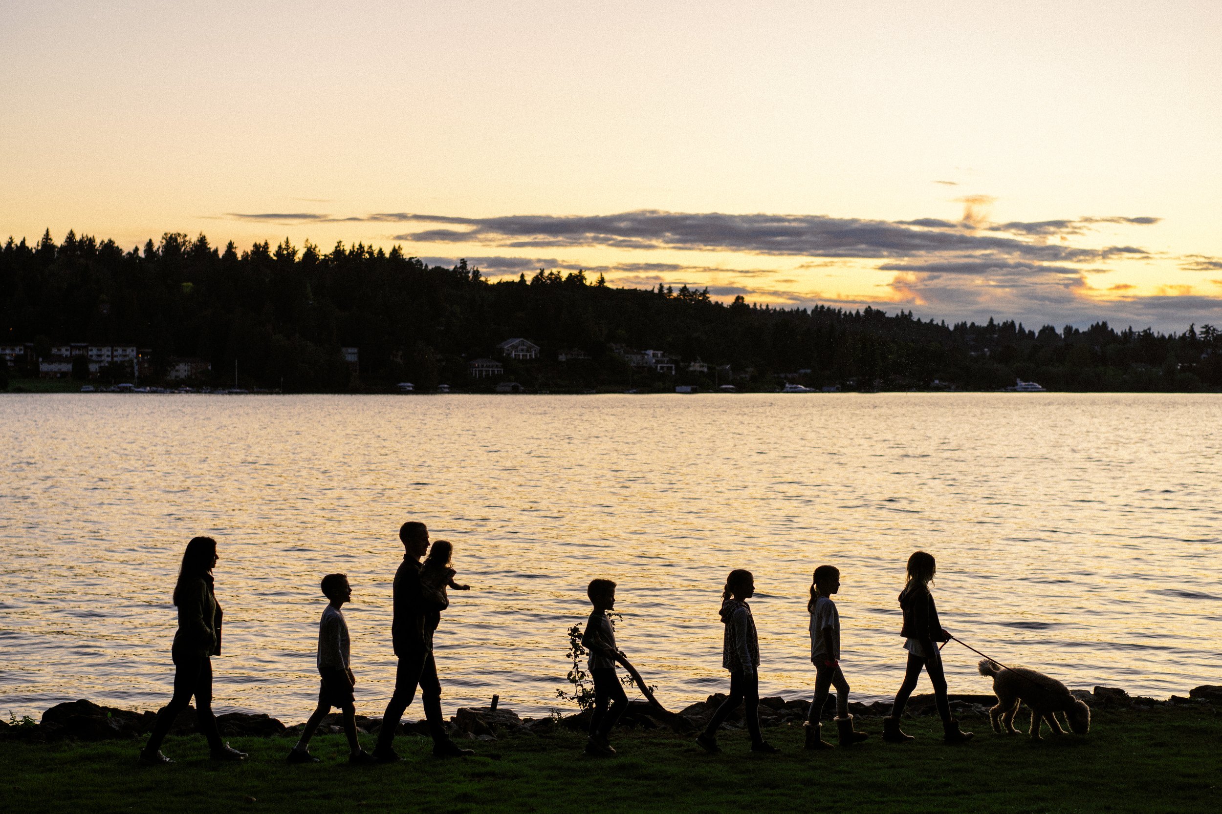 Bellevue family photos on Lake Washington