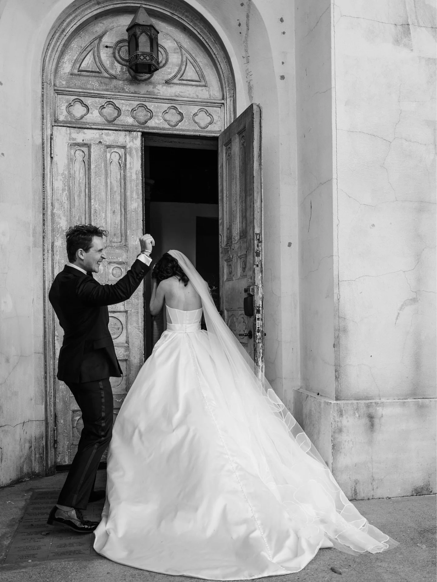Going to the chapel &hellip; 🎵 Literally, even.
Photographed at the beautiful @hotelpeterandpaul in New Orleans.
.
.
.
#LeicaQ #asithappened #destinationweddingphotography #seattleweddingphotographer #documentaryweddingphotographer