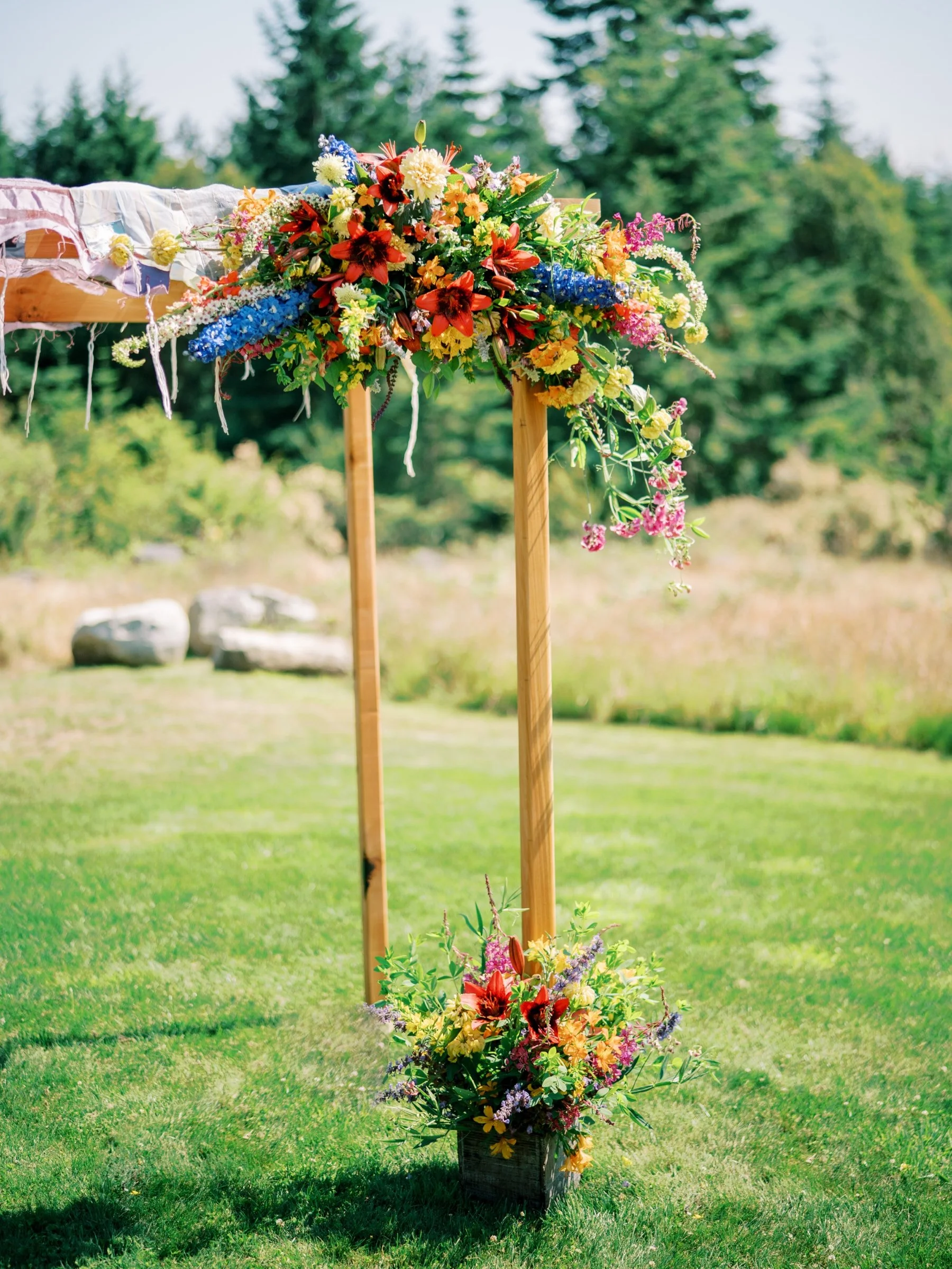 31_A colorful outdoor wedding at Saltwater Farm on San Juan Island, Washington, by Seattle film wedding photographer Ryan Flynn.jpg