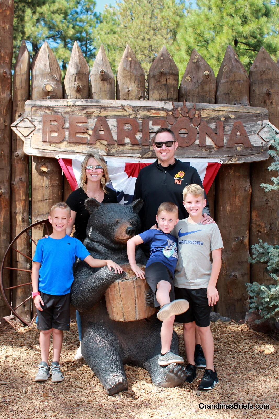 family bearizona.JPG
