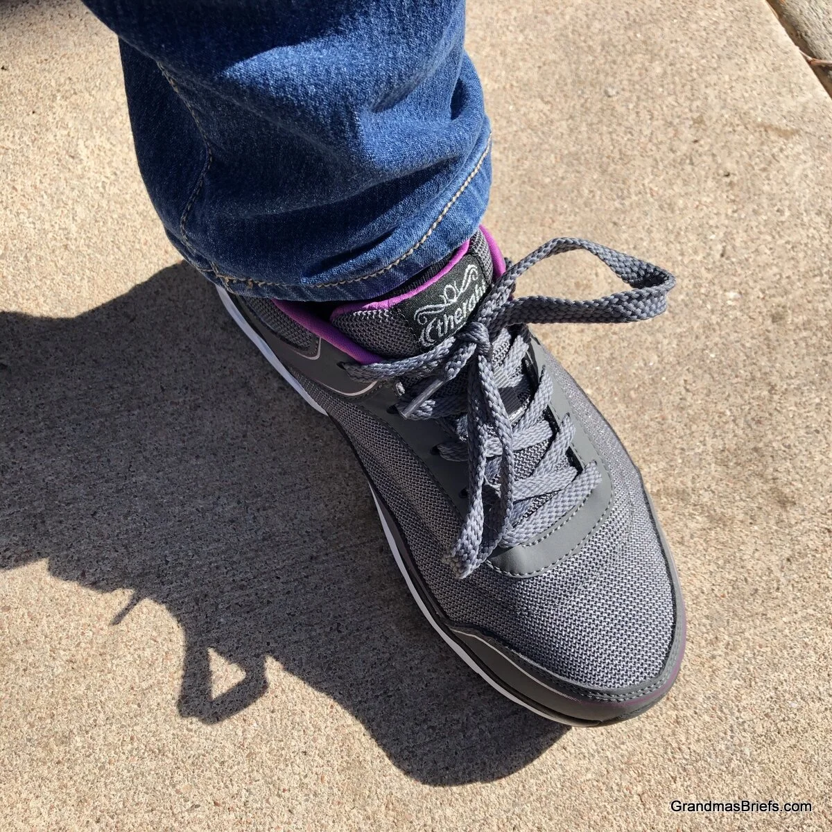 Therafit Clarissa sneakers ideal for fun in the sun