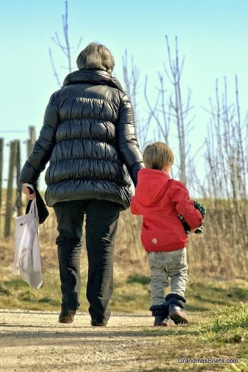 Stroll with a goal: 8 ideas for walks with grandkids