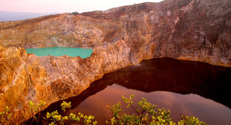 Photo by Danau Kelimutu