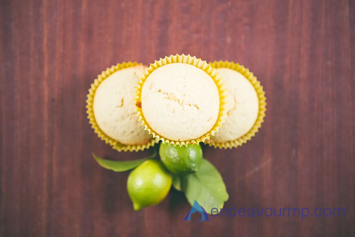 food-cupcakes-lemon 03.jpg