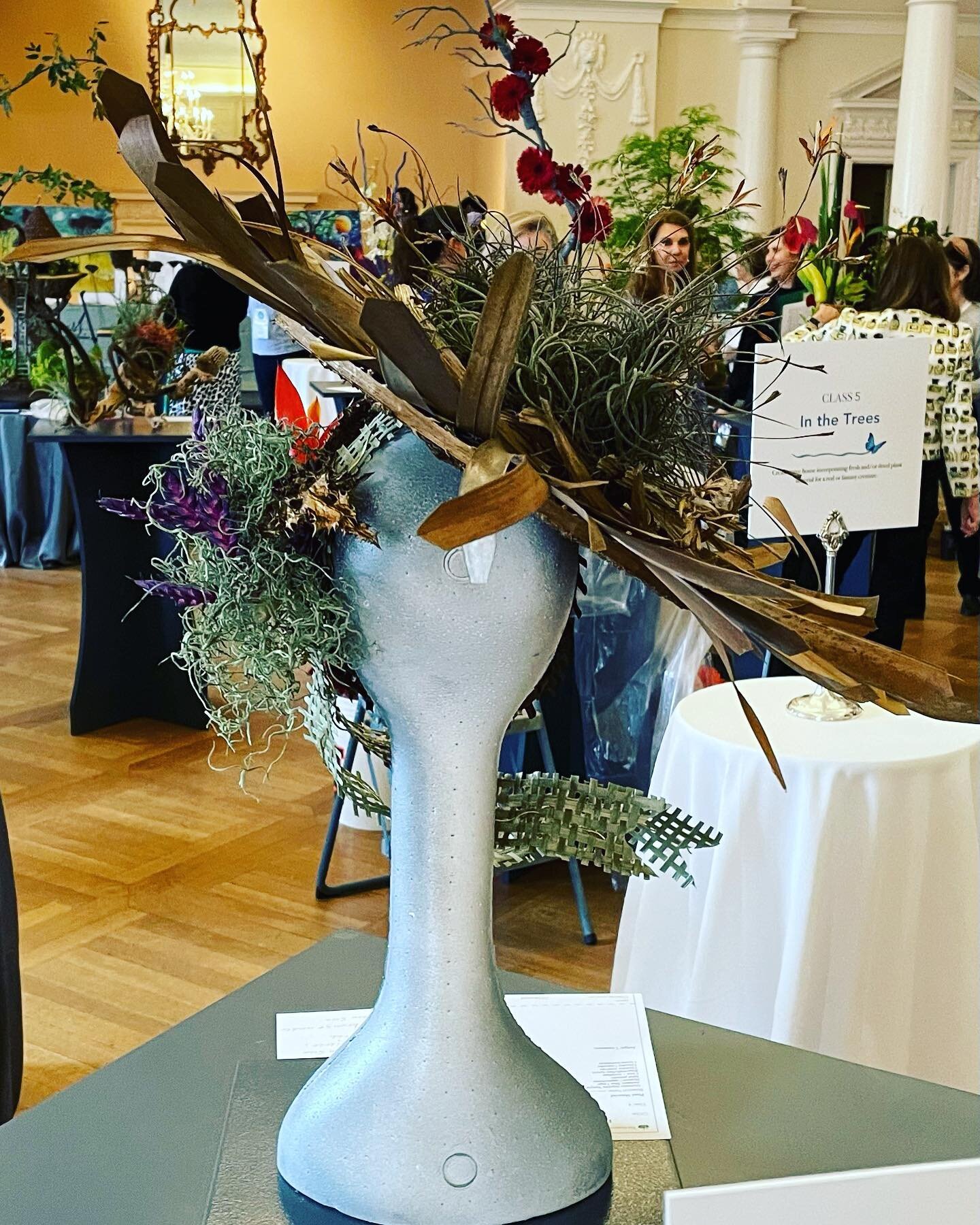 In awe of the talented women who created these stunning floral hats for the Zone VIII Flower Show 🌷  #spellacyschroederinteriors #peachtreegardenclub #floralhatdesign #gca #gooddesignisforever