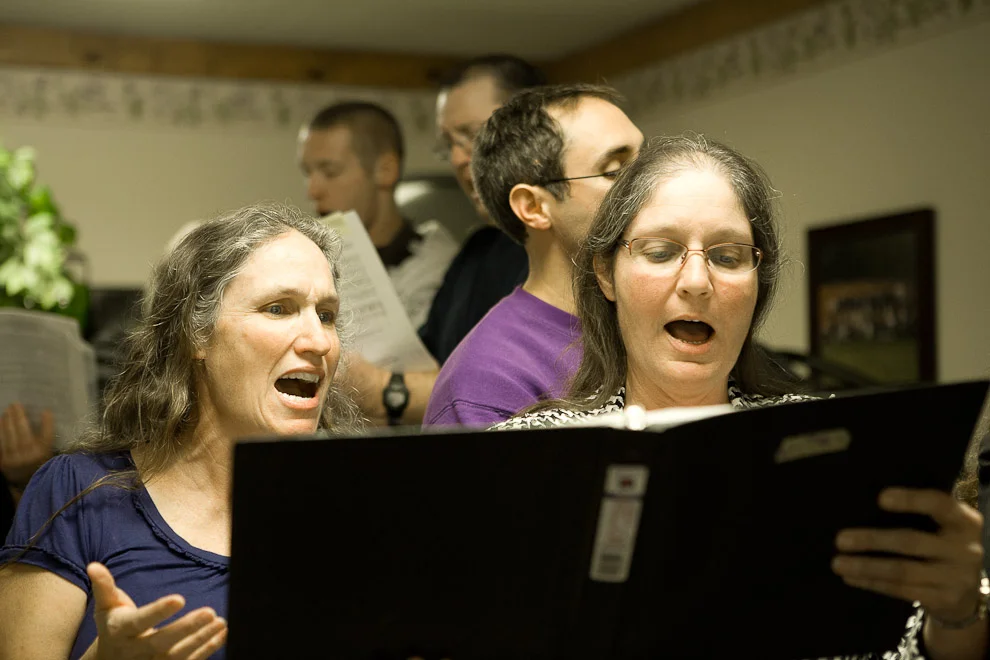 shirley-phelps-margie-phelps-singing-westboro-church--copyright-nigel-euling.jpg