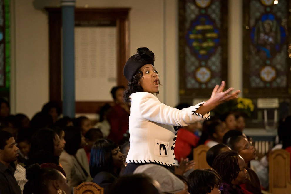 greater-exodus-baptist-congregation-choir-leader-americas-four-gods.jpg