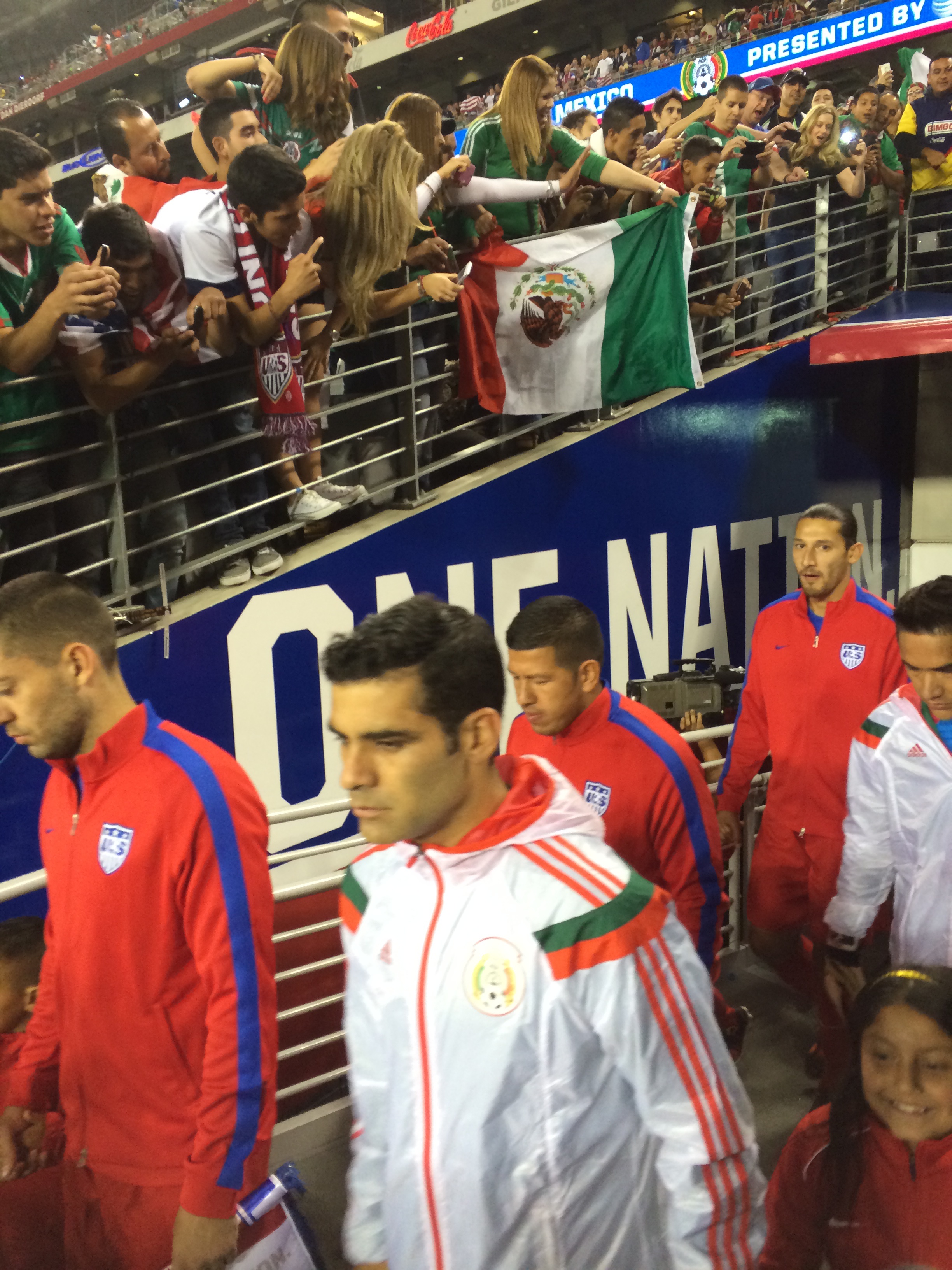 side eye, Omar Gonzalez