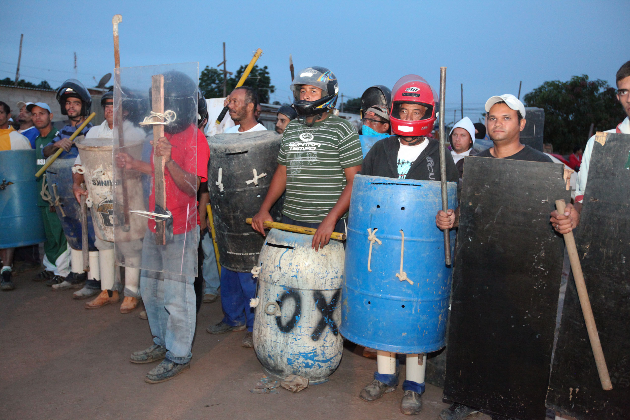 20120111-Pinheirinho-assembleia-para-preparacao-da-resistencia-tanda-melo-128.jpg