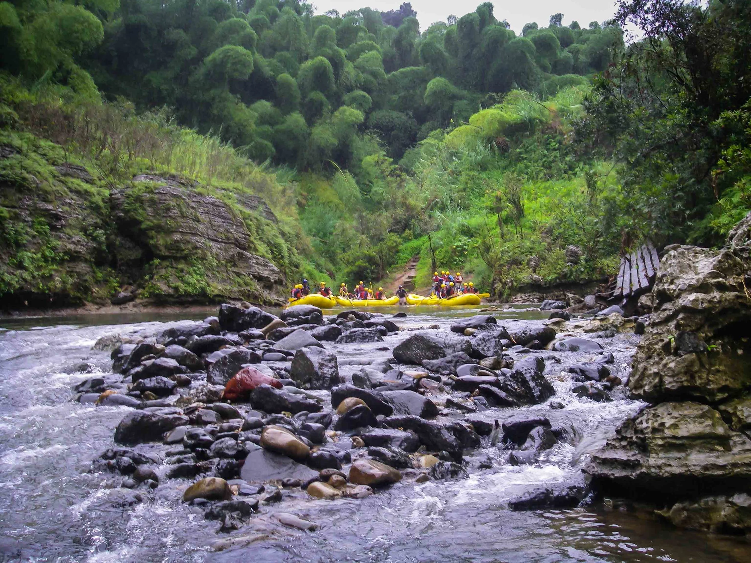 Rafting_Fiji.jpg