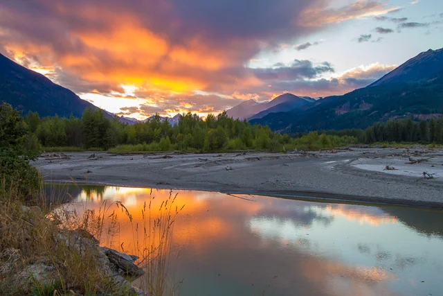 Pemberton Meadows Road, Canon 7D with Canon EF-S 10-22mm @ 22mm, 1/40s @ f/8.0, ISO 400