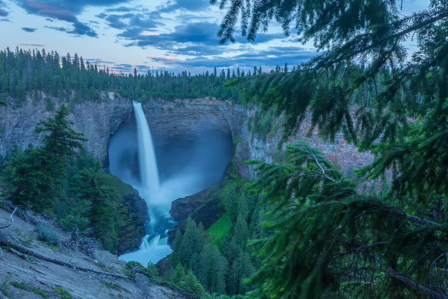 MOVEMENT: f/20; 6 seconds; ISO 100