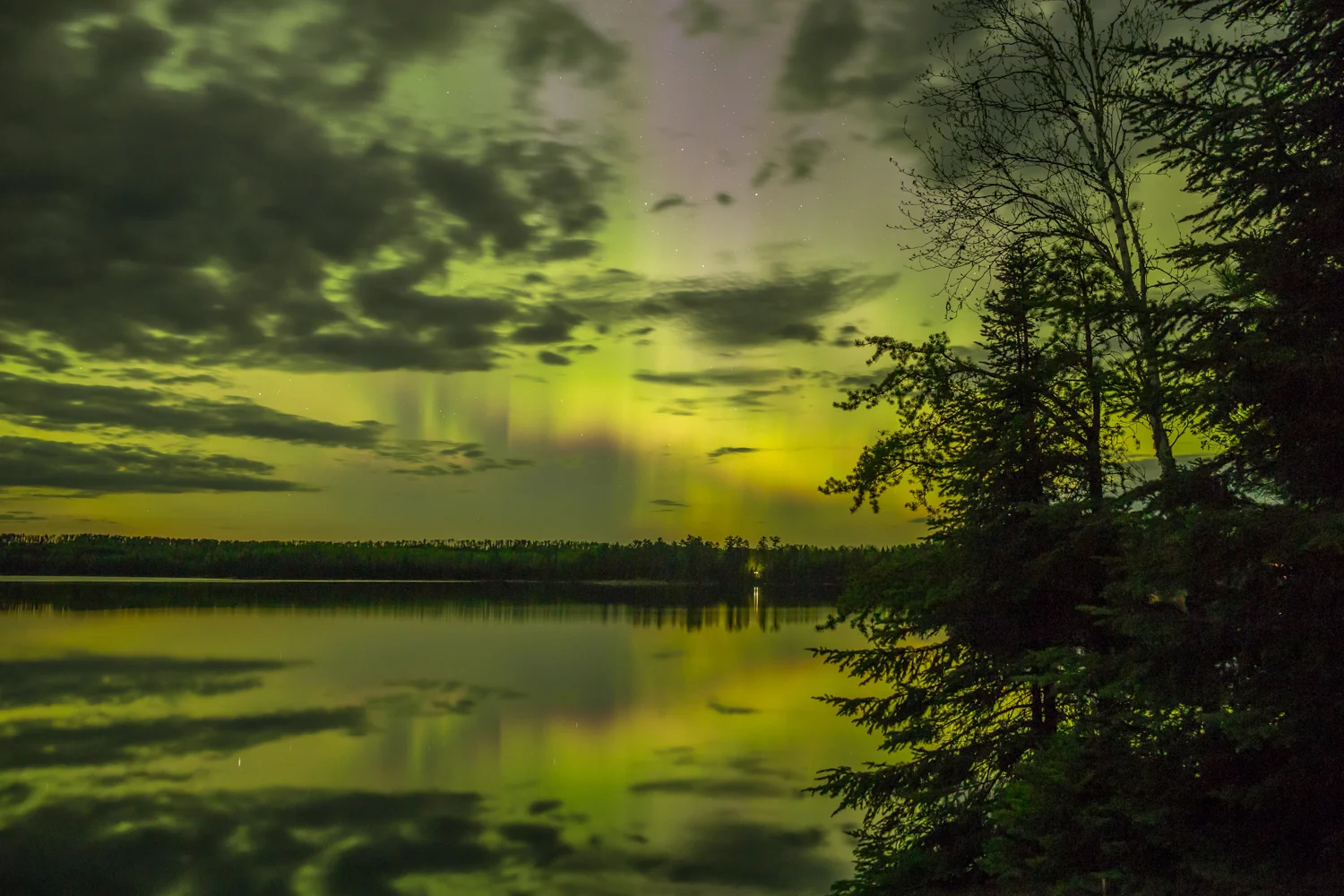 Northern Lights, Quetico Provincial Park, Ontario (8s exposure; f/2.8; ISO 1600)