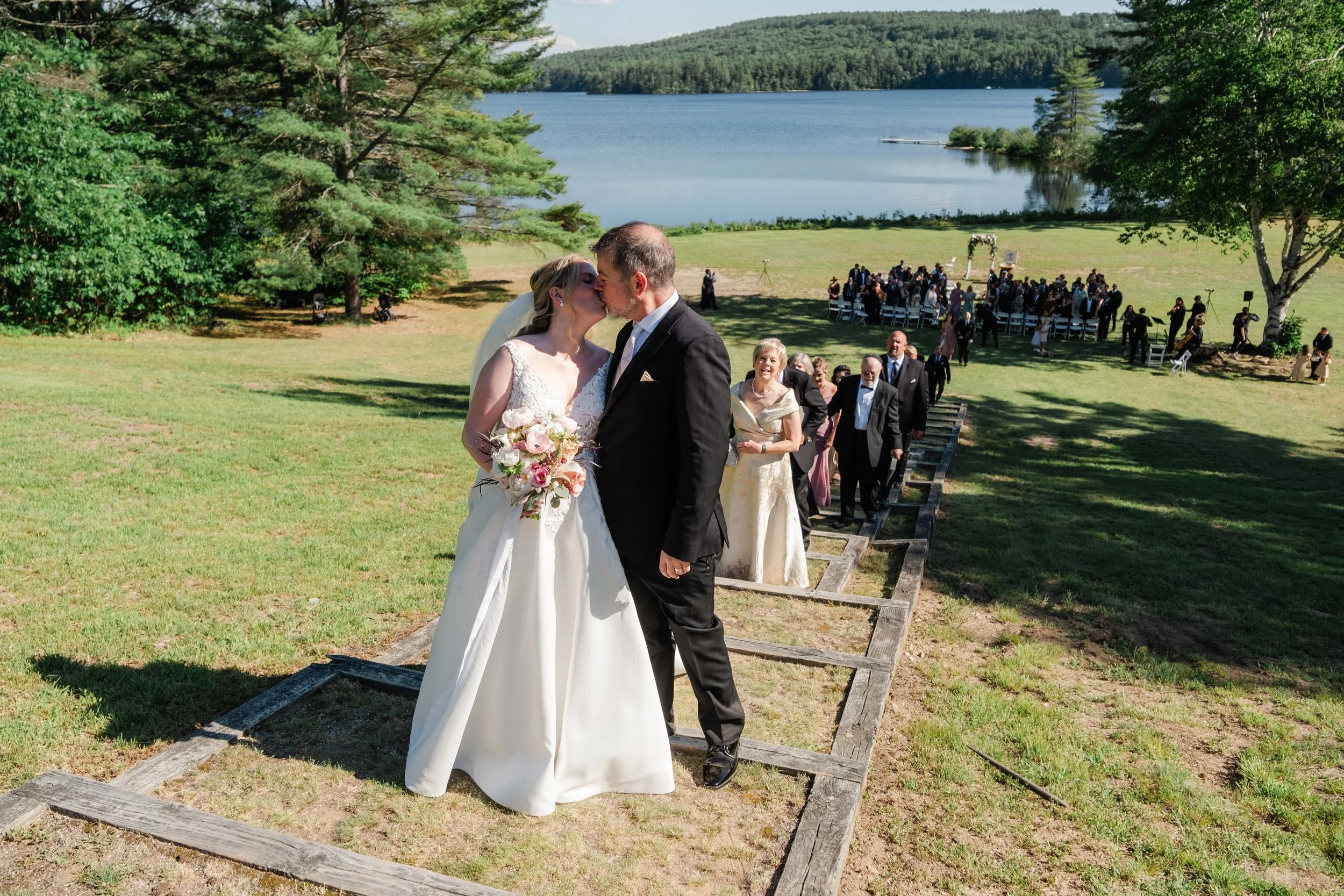 Bear Mountain Inn &amp; Barn Wedding | Cathy &amp; Aaron’s Lakeside Maine Celebration