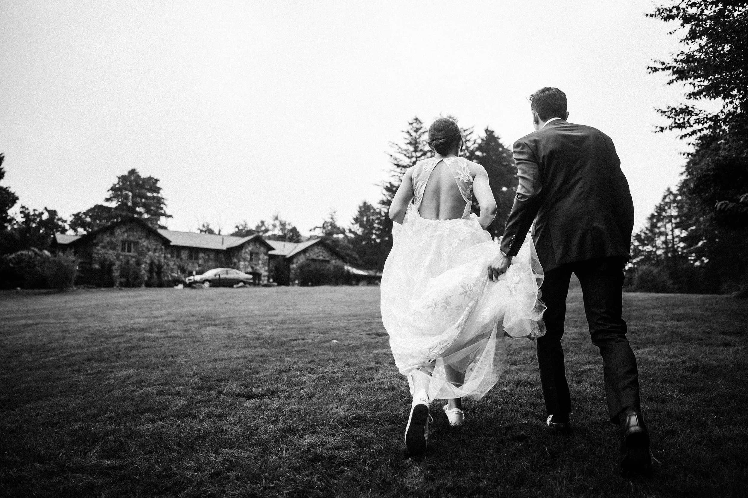 072923-Jamie-Dan-Willowdale-Wedding-050.jpg